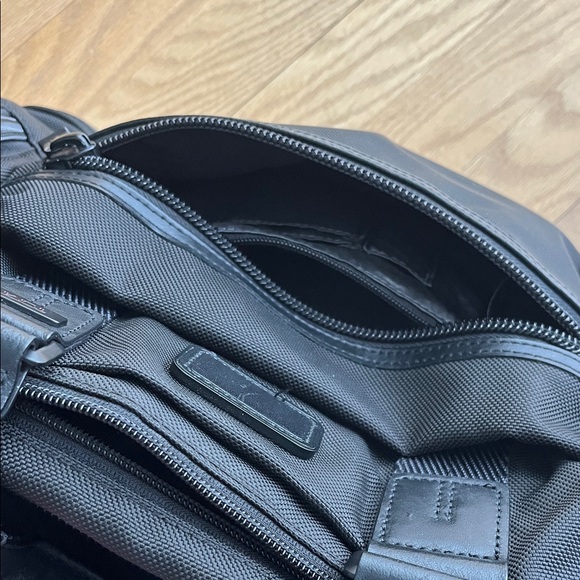 Tumi Black Briefcase/Laptop Bag - Picture 6 of 15
